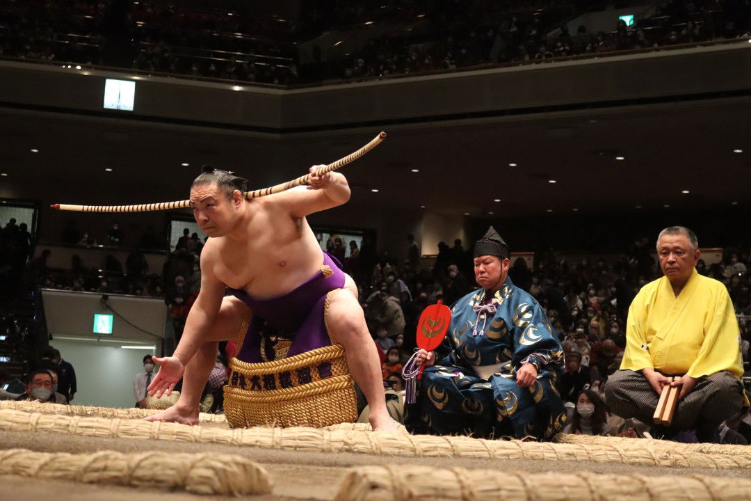 An intimidating ritual from a pro sumo at the Tokyo Grand Sumo Tournament.