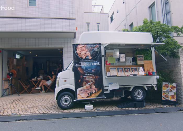 SLICE of LIFE, a Texas BBQ food truck in Shibuya.