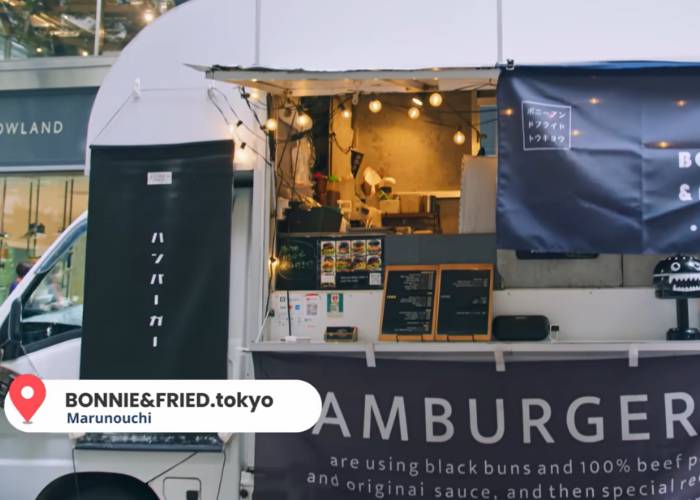 The welcoming food truck of Bonnie&Fried.Tokyo in Marunouchi.