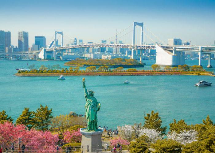 Japan's famous mini Statue of Liberty, located on Odaiba.