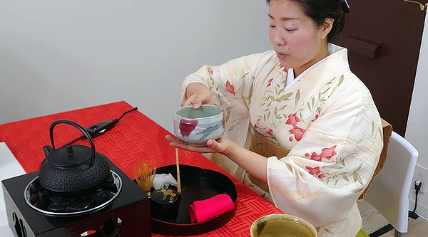 Authentic Tea Ceremony Class in Osaka 2