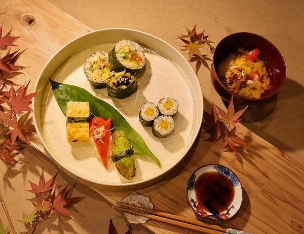 Osaka:Modern Vegetarian sushi 1