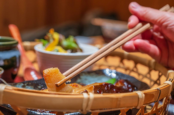 Evening Gion Walking Tour and Customized Kappo Dinner 4