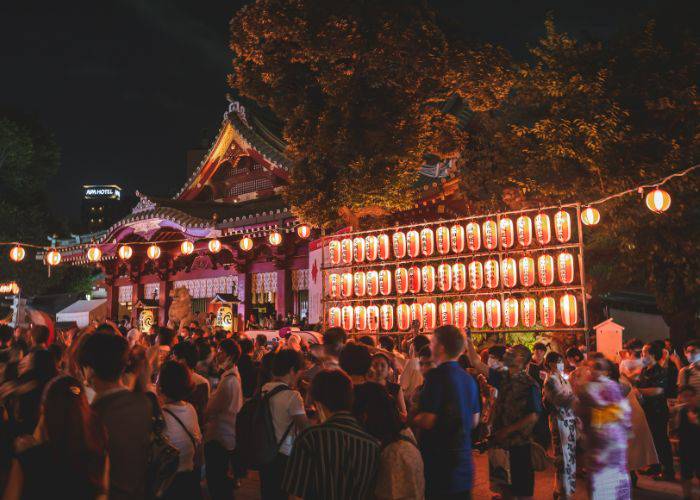 The calming glow of the lanterns at the Kanda Matsuri.