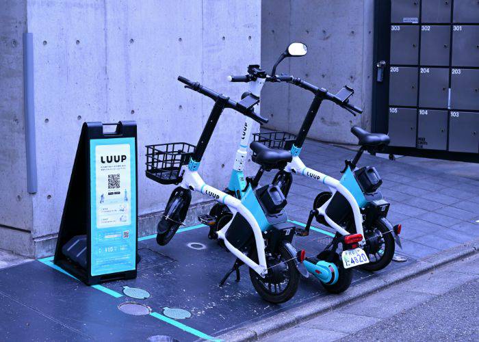 A LUUP rental bike spot in Tokyo.