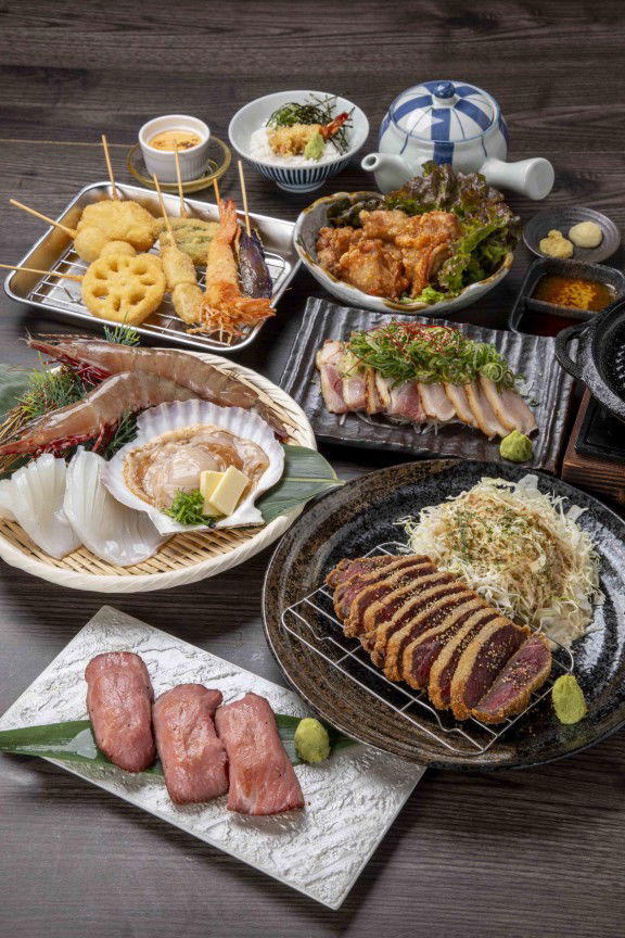 Delicious Japanese course menu featuring fresh seafood and meat dishes