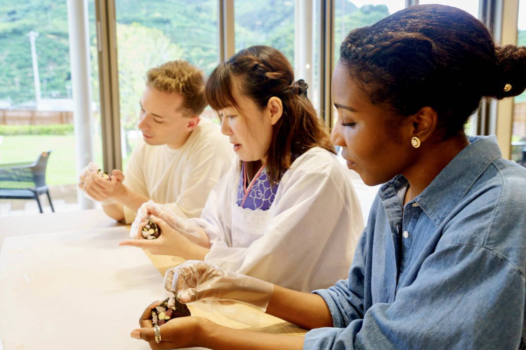Wakayama 3-Day Tour: Castle, Crafts & Tuna-Cutting Show 4
