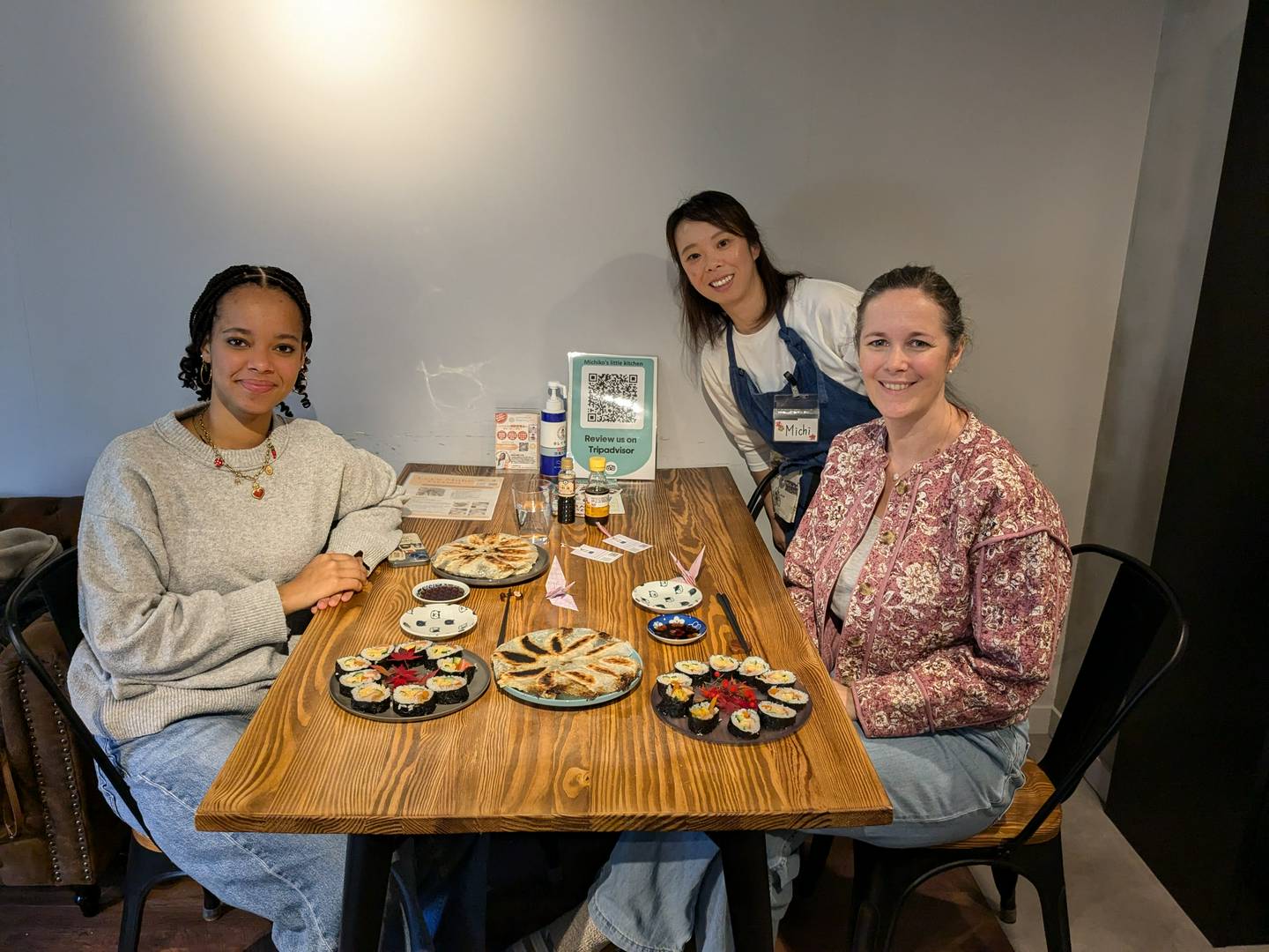 Tonkotsu style ramen and gyoza Cooking Class  4