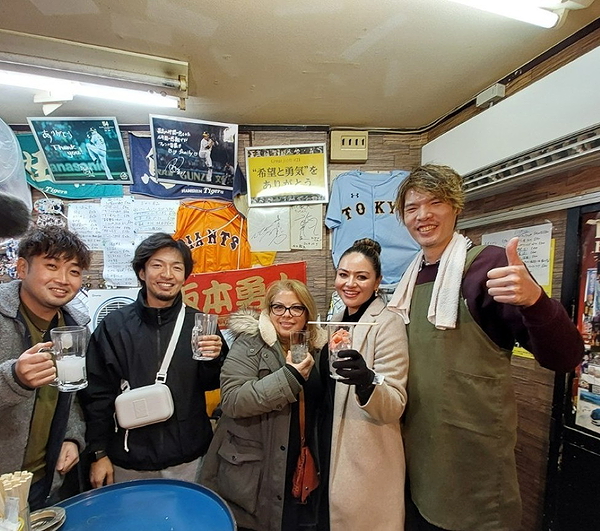 Drink with Locals in Osaka: Bar Hopping Tour in Kyobashi 1