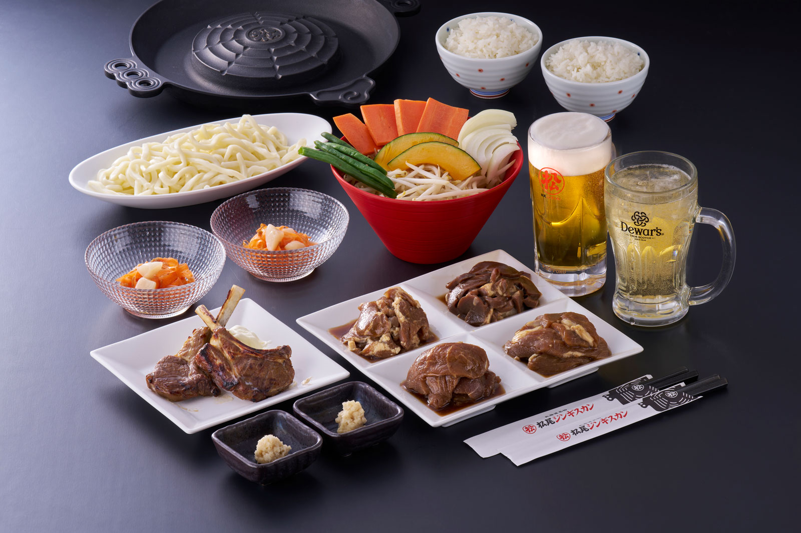 Delicious Japanese BBQ course with beer and side dishes