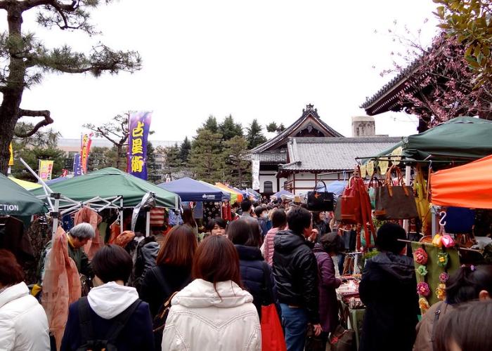 Various kind of handicraft products are sold in the bustling market