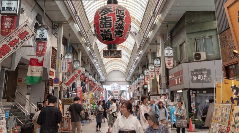 Evening Drinking and Walking Tour in Osaka 3