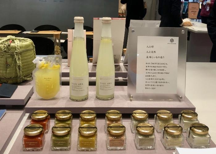 Display of yuzu drinks and salt