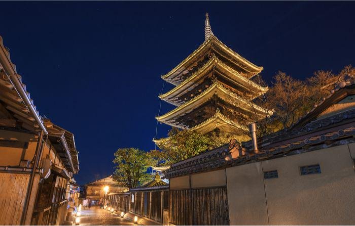 Yasaka pagoda in Kyoto, japan, lit up at night during Higashiyama Hanatouro festival.