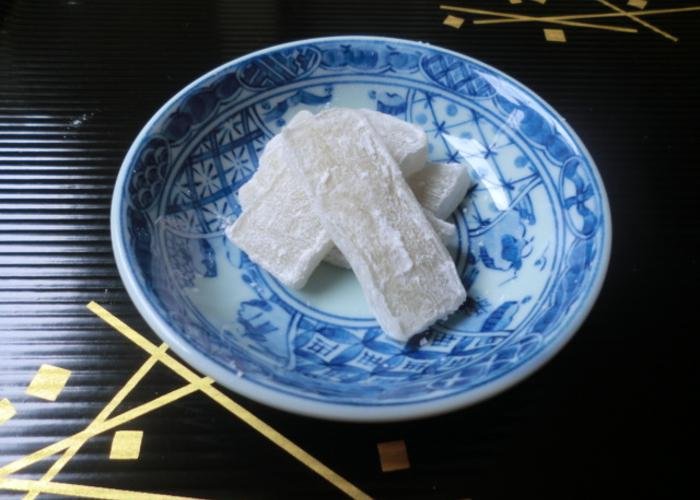 Slices of chosen ame in a bowl